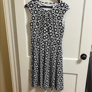 Chic Black and White Patterned Midi Dress